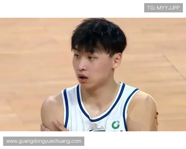 [CBA]齐麟空切篮下 接球起飞单臂暴扣.